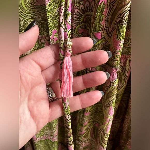 Beautiful bohemian 70% SILK 30% Viscose
maxi dress with bell sleeves - Picture 13 of 13